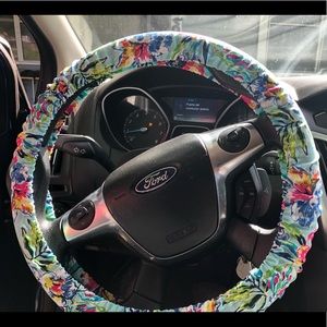 Steering wheel cover